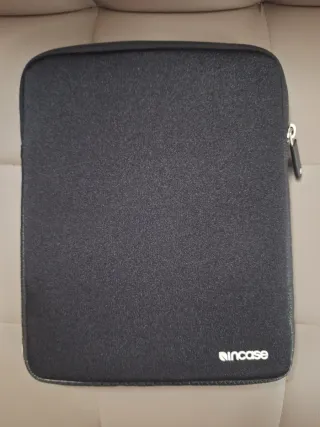 Custodia iPad Incase Nera