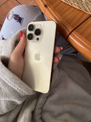 iPhone 14 Pro Dorado