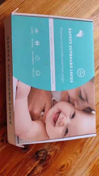 Seguros para puertas, enchufes y cajones de niños.