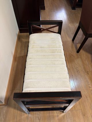 Banco descalzador tapizado