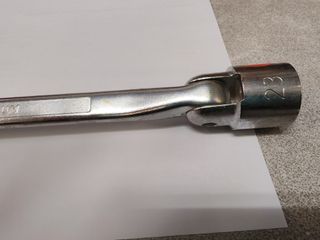 LLAVE ESTRELLA VASO ARTICULADA 21-23mm