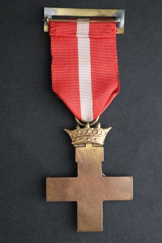 Cruz Mérito Militar distintivo Rojo época Franco