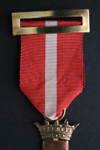 Cruz Mérito Militar distintivo Rojo época Franco
