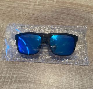 Gafas de sol polarizadas azules y negras