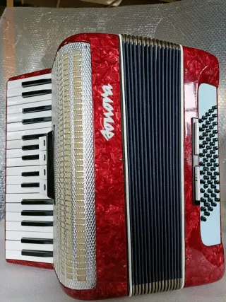 Fisarmonica Sonora 60 bassi con evaria nei bassi