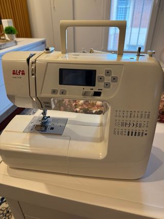 Máquina de coser Alfa mod. 2130