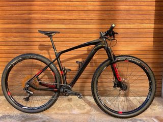 Bicicleta MTB BERRIA BRAVO in CARBONIO