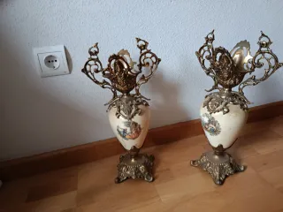 Jarrón Antiguo Cerámica y Metal. Muy sofisticado.