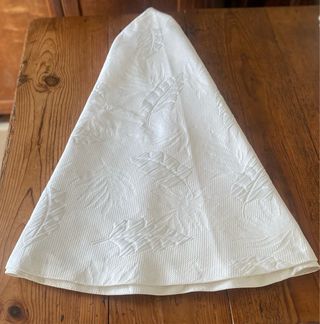 Toalha de mesa redonda branca