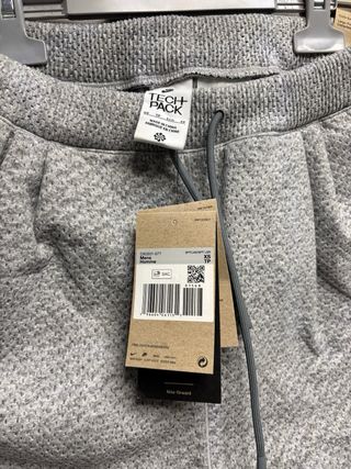 Pantalón corto Nike gris (biodegradable)