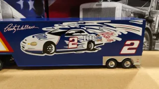 Camión tráiler escala 1/43 Dale Earnhardt Jr.