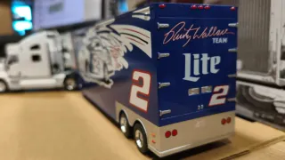 Camión tráiler escala 1/43 Dale Earnhardt Jr.
