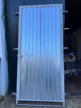 Puerta de Hierro Galvanizado