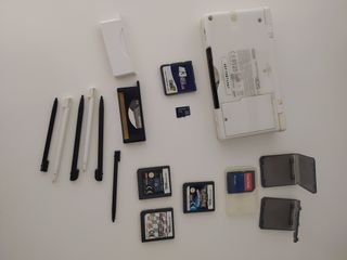 Nintendo DS Blanca + Micro SD