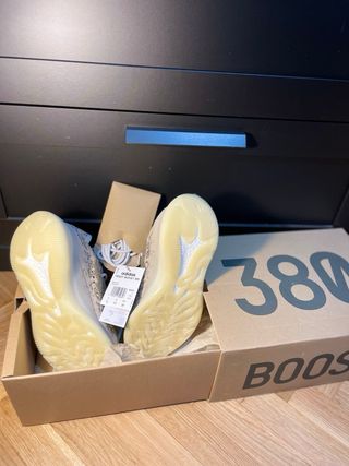 Adidas Yeezy Boost 380 Pyrite Talla 43
