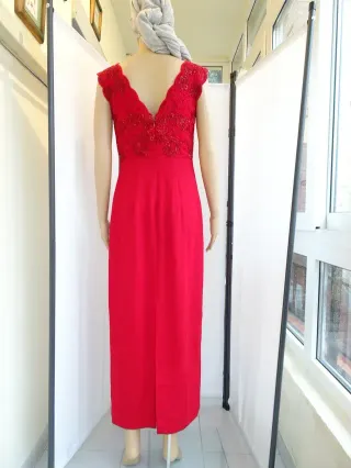 Vestido rojo con pedrería