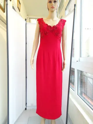 Vestido rojo con pedrería