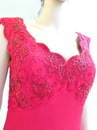 Vestido rojo con pedrería