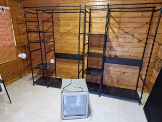 Armario vestidor metálico y madera