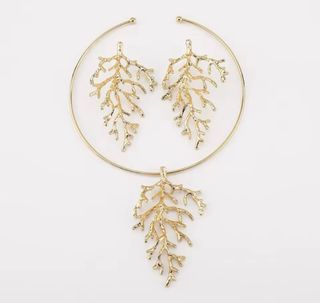 Collar y pendientes coral dorado