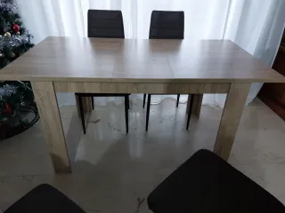 Oferta Mesa de comedor extensible con 4 sillas