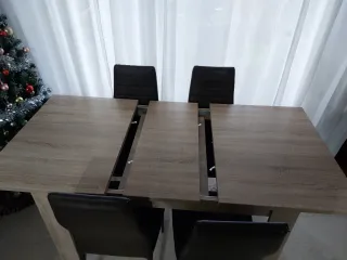 Oferta Mesa de comedor extensible con 4 sillas