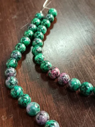 Collana pietre naturali verdi e viola