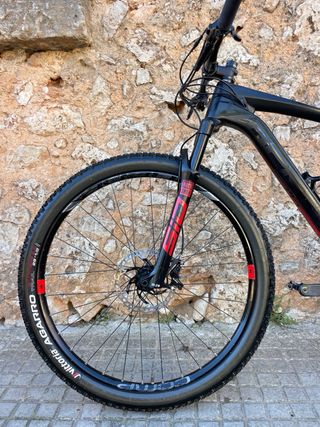 Bicicleta BERRIA BRAVO CARBONO