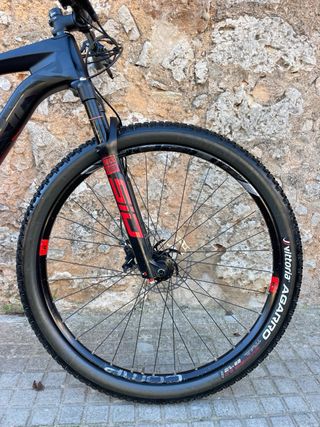 Bicicleta BERRIA BRAVO CARBONO