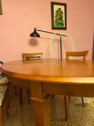Mesa comedor ovalada de madera