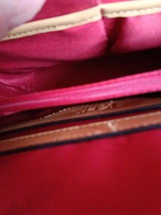 Mochila Vero Moda Roja y Beige. Tiene algún rasguñ