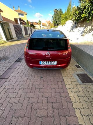 Citroën C4 Coupé 3 puertas Rojo Granate 134.000 km