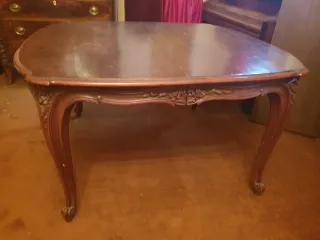 Mesa de madera noble maciza