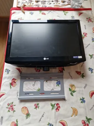 Monitor LG Negro con Soporte Gris