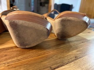 Zapatos de tacón y plataforma beige/marrón