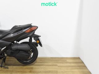 YAMAHA XMAX 125