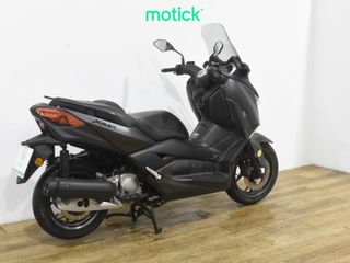 YAMAHA XMAX 125