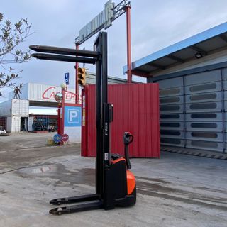 Apilador Eléctrico BT Staxio SWE120