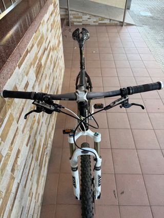 Bicicleta de montaña MERIDA Monoplato “Carbono”