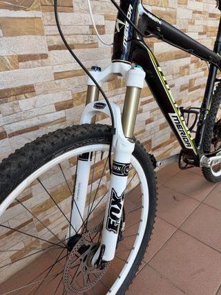 Bicicleta de montaña MERIDA Monoplato “Carbono”