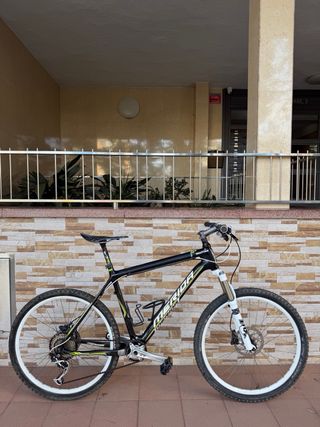 Bicicleta de montaña MERIDA Monoplato “Carbono”