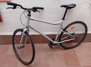 Bicicleta Btwin Trekking Gris