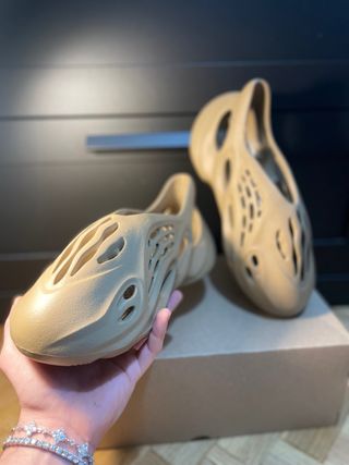 Adidas Yeezy Foam Runner Talla 44 Beige