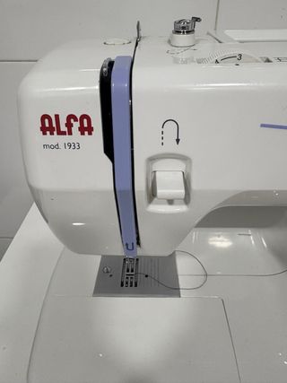 Máquina de coser Alfa