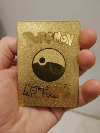 Carta Pokémon Metálica Dorada Tag Cosplay