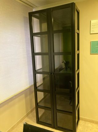 Vitrina cristal y madera