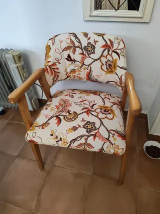 Silla de comedor con estampado floral