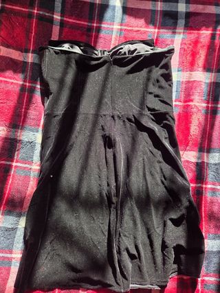 Vestido corto terciopelo negro