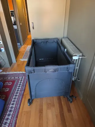 Cuna de viaje para bebé sin usar