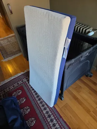 Cuna de viaje para bebé sin usar